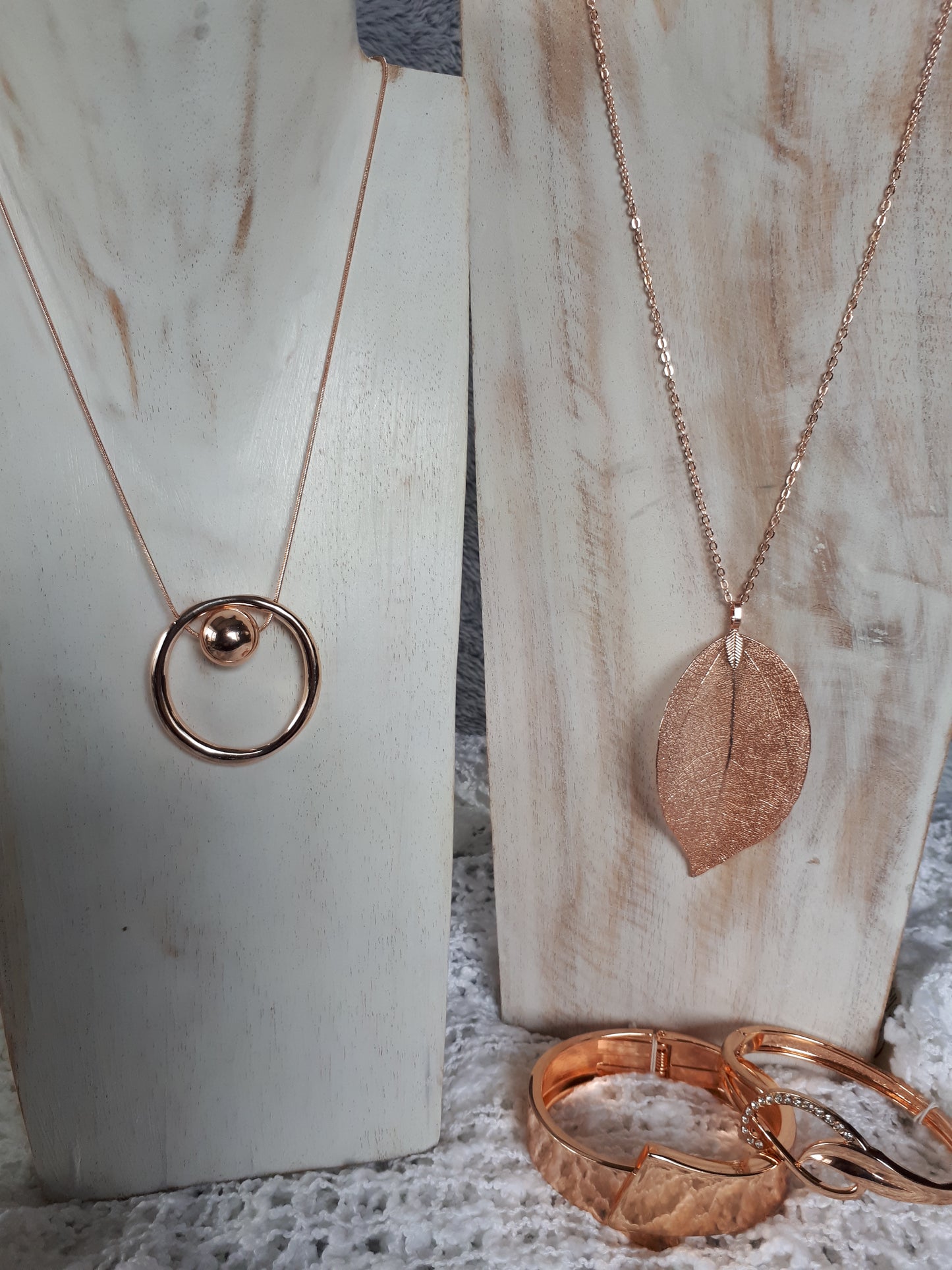 Necklace - Circle in Rose Gold Colour - Cedar-Creek-Muskoka