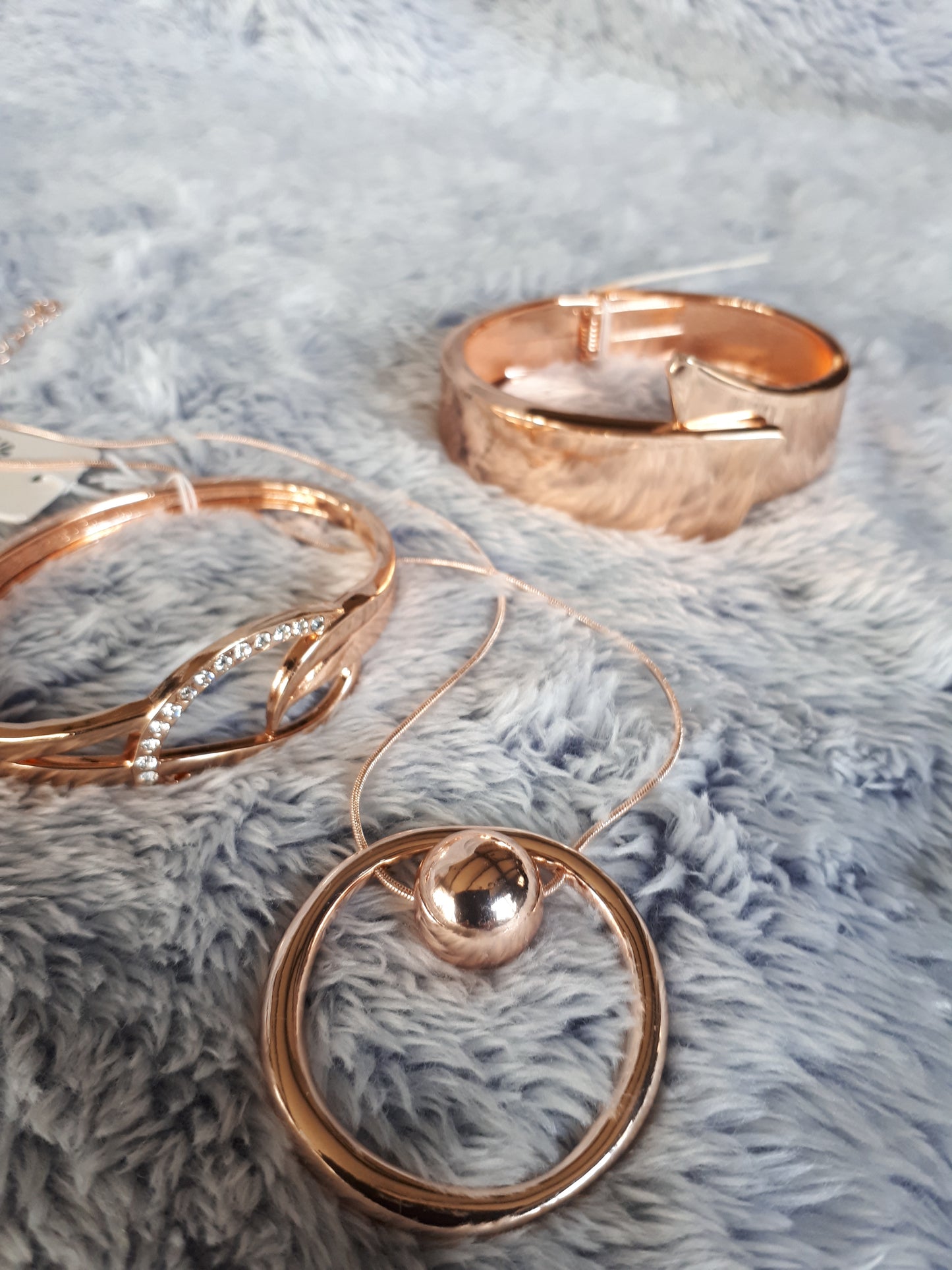 Necklace - Circle in Rose Gold Colour - Cedar-Creek-Muskoka