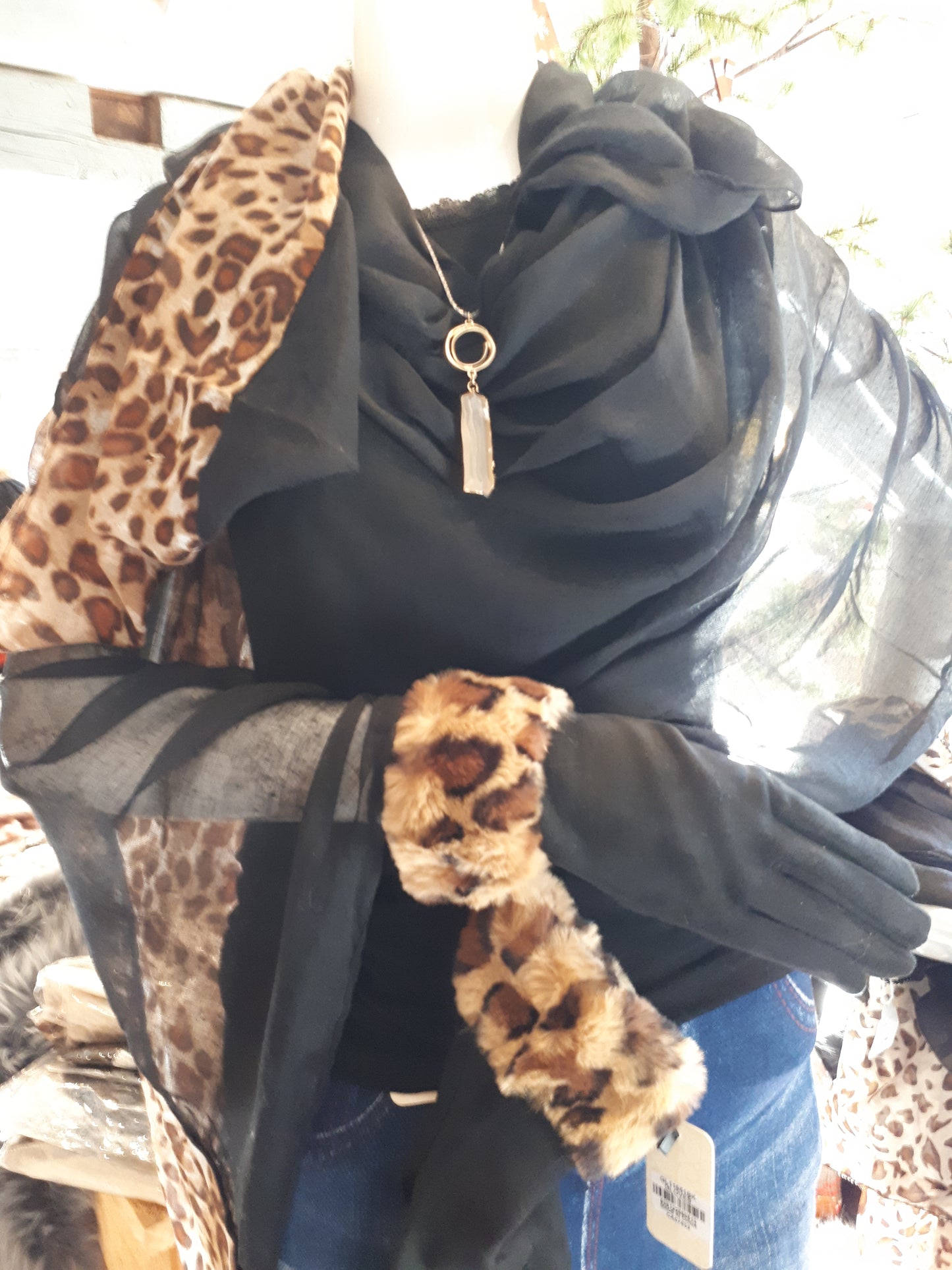 Scarf - Leopard print Black - Cedar-Creek-Muskoka