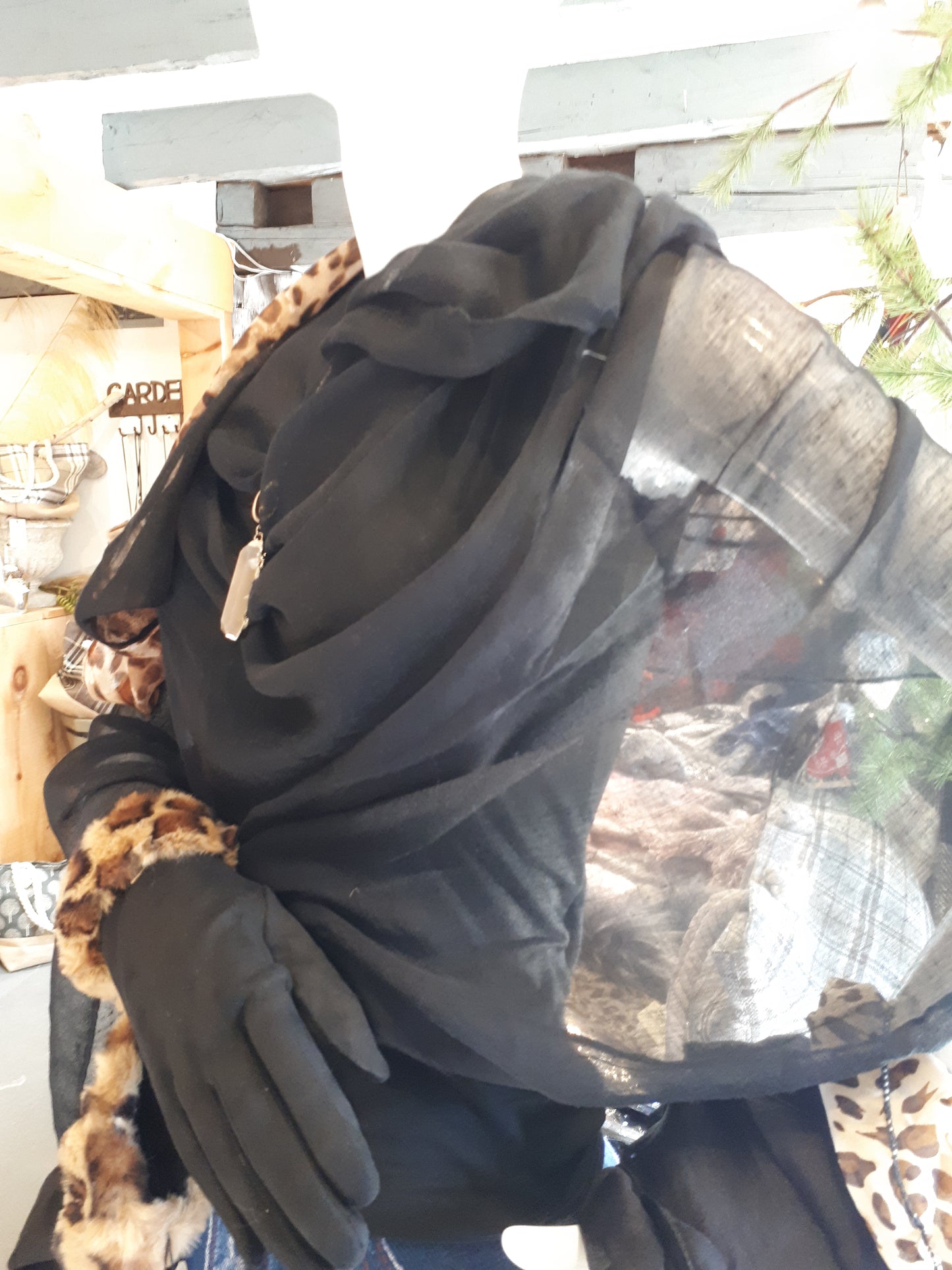 Scarf - Leopard print Black - Cedar-Creek-Muskoka