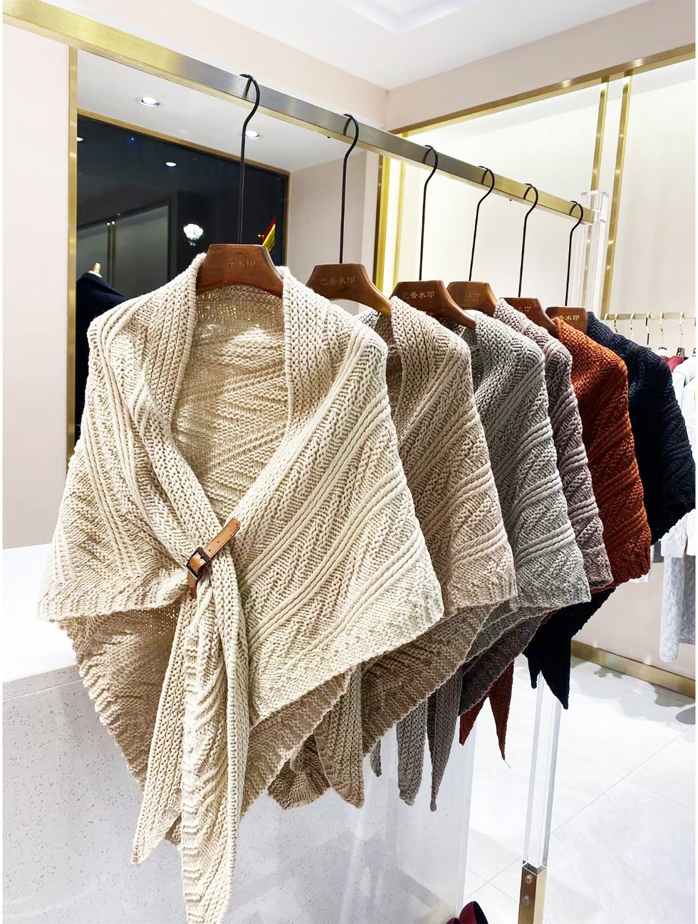 Knitted Cape with Buckle - Grey - Cedar-Creek-Muskoka