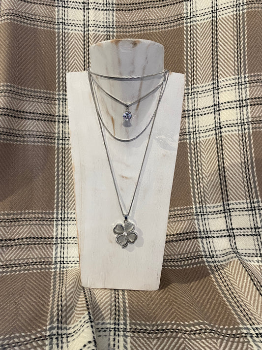 Necklace - Clover - White - Cedar-Creek-Muskoka