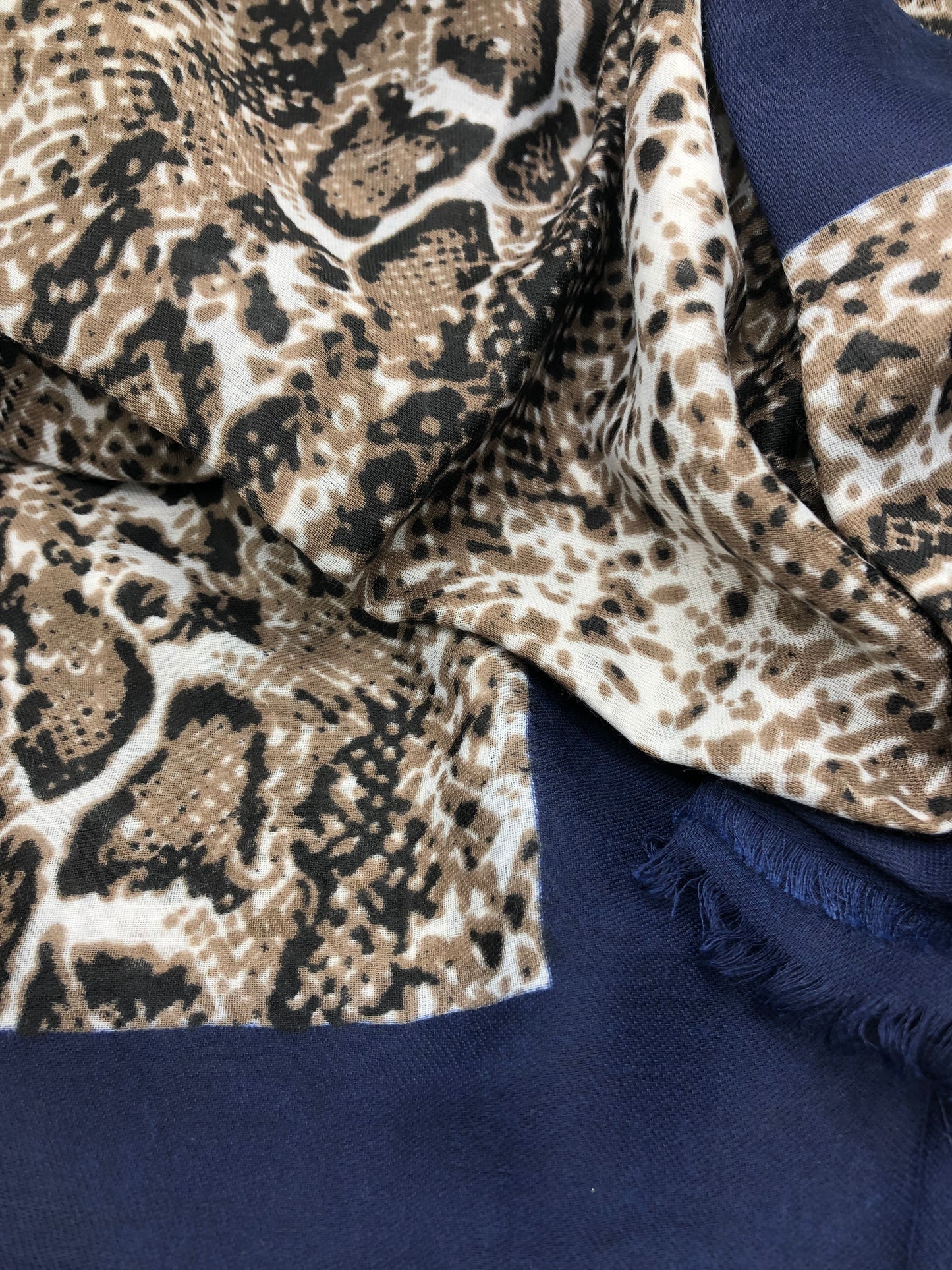 SCARF - NAVY, SNAKE PRINT