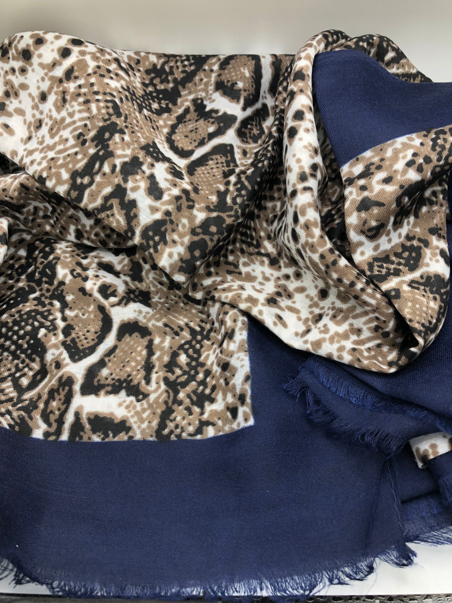 SCARF - NAVY, SNAKE PRINT