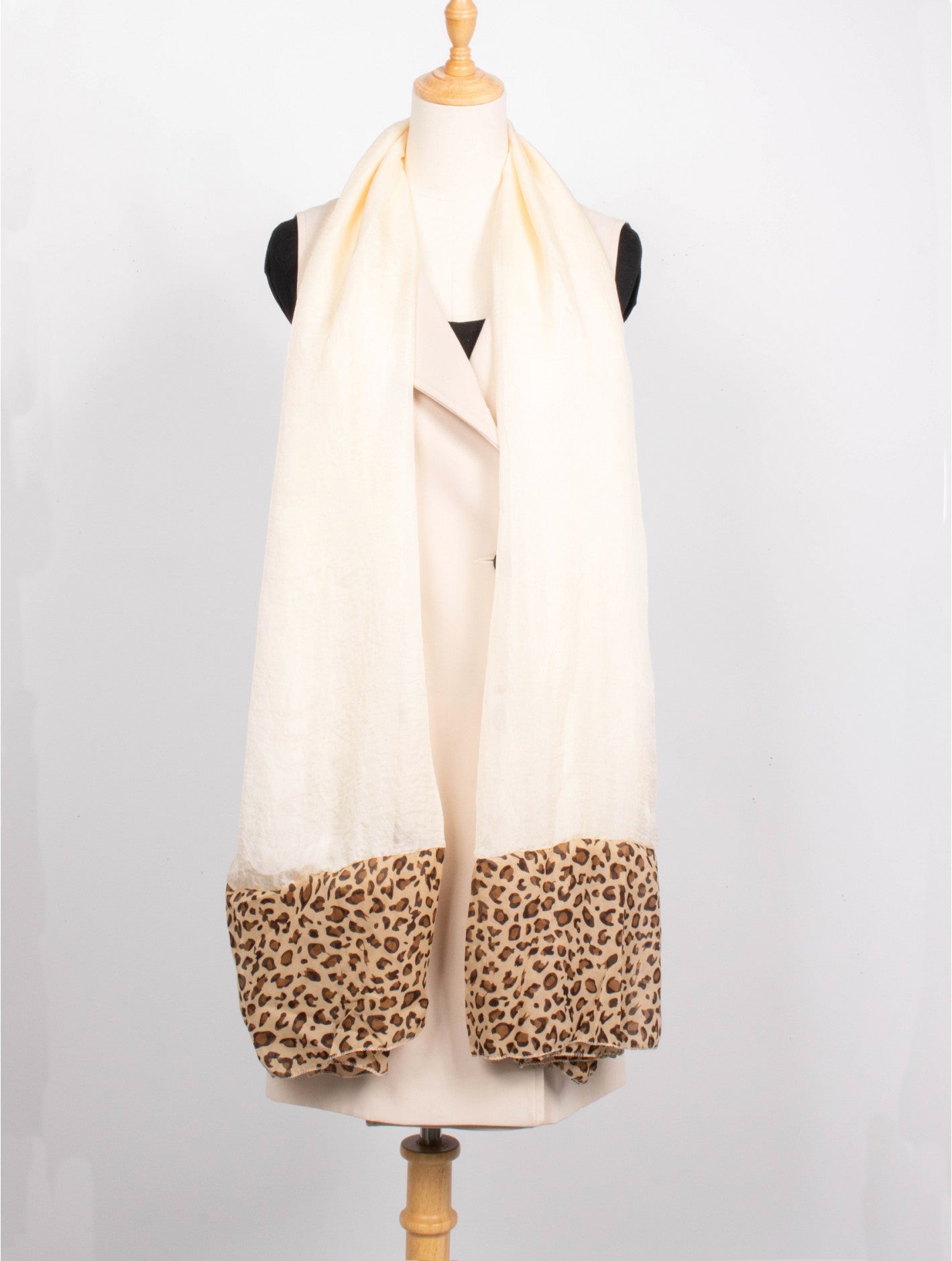 Scarf - Leopard Print Beige - Cedar-Creek-Muskoka